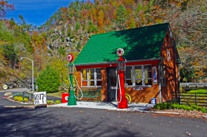 Photo-historic-gas-station-at-Tapoco-Lodge