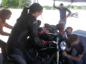 Motorcycle training: Static exercises help riders become more confident at high lean angles